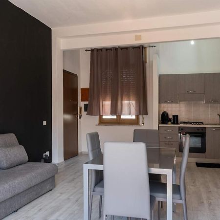 Monfalcone City Room Rental Apartment 칼리아리 외부 사진