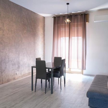 Monfalcone City Room Rental Apartment 칼리아리 외부 사진