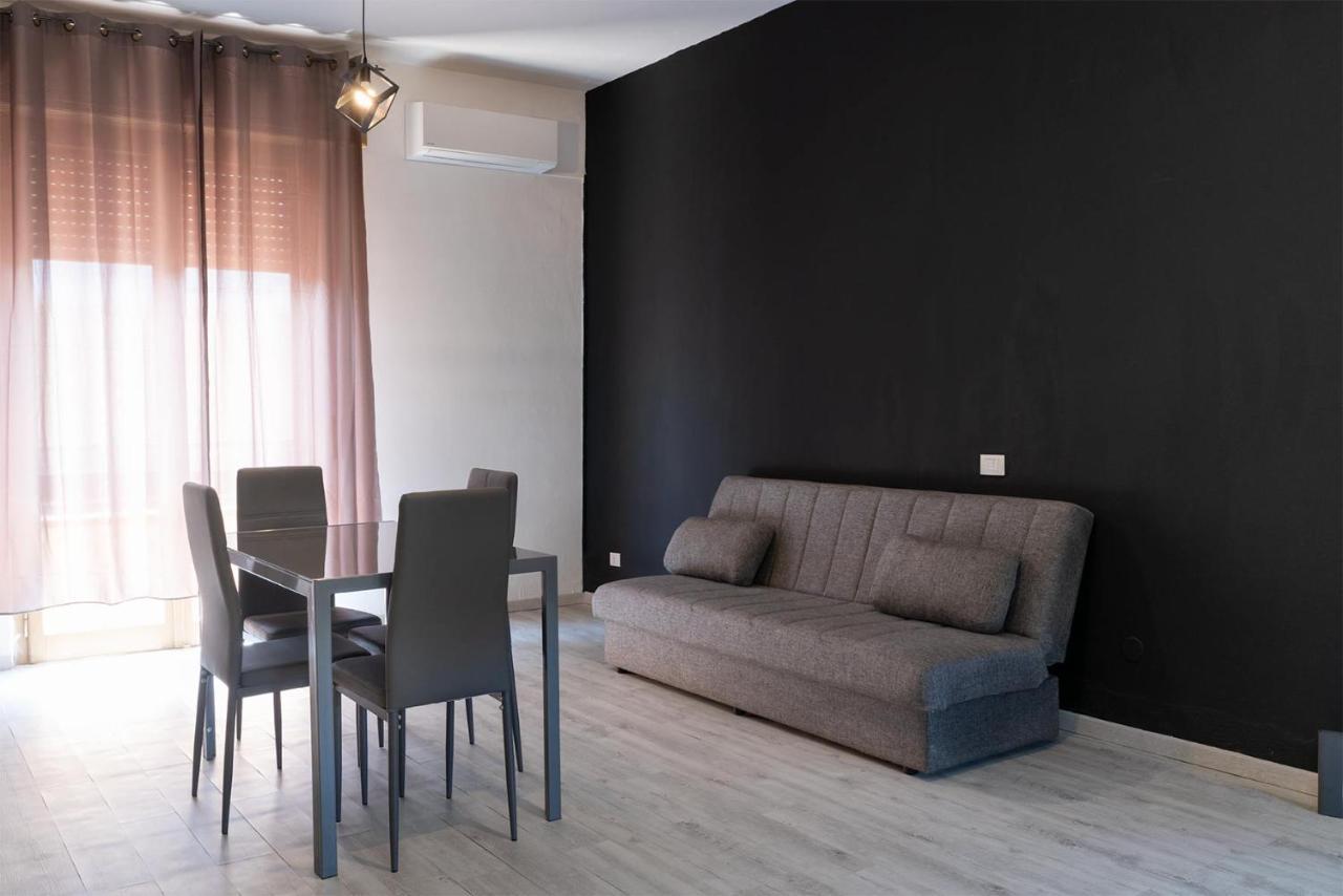 Monfalcone City Room Rental Apartment 칼리아리 외부 사진