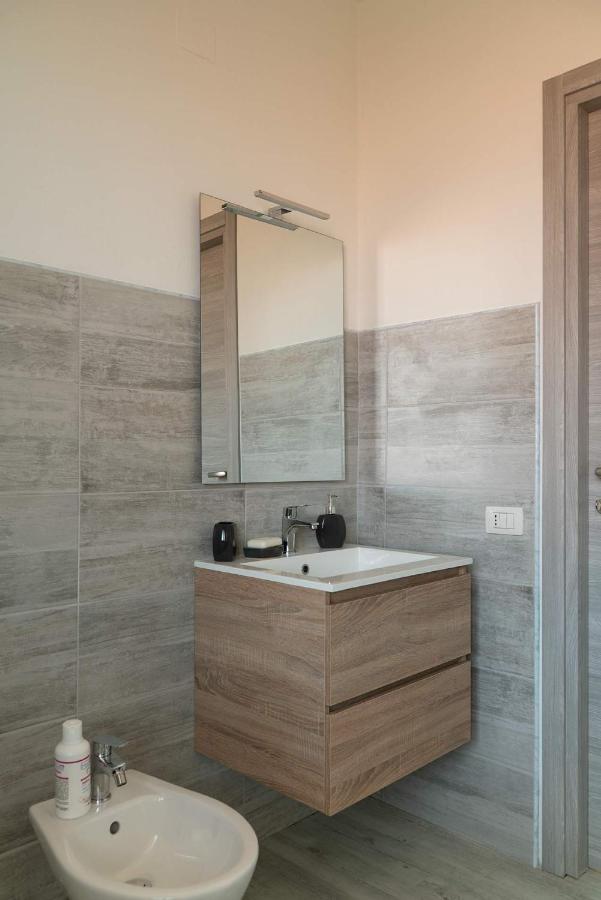 Monfalcone City Room Rental Apartment 칼리아리 외부 사진